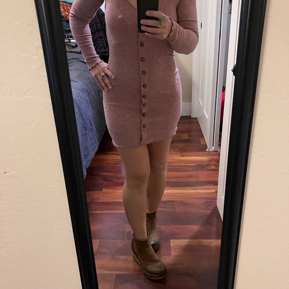 Cute Lightweight Button Down Dress. - image 7